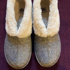 Clarks Cloudstepper Boiled Wool Slippers 7